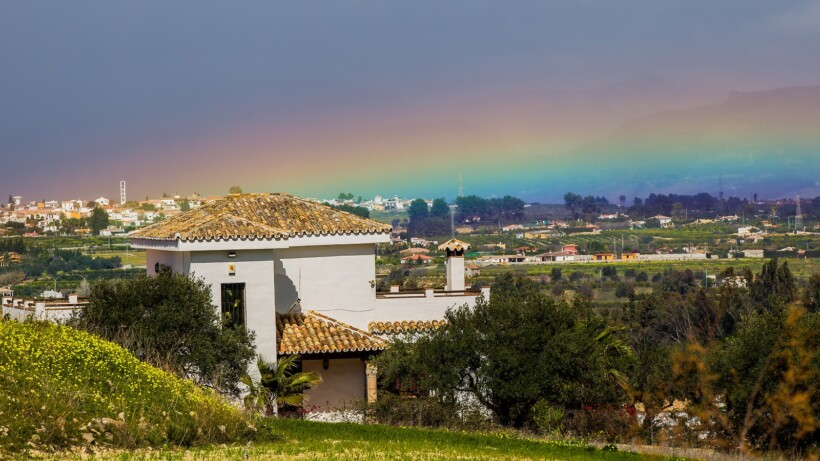 Wat een vraag: waarom is deze regenboog plat en niet rond?