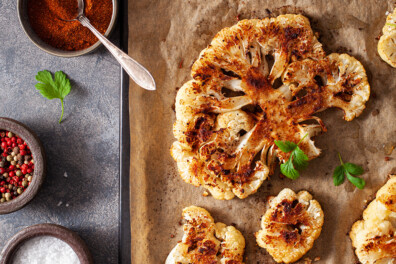 Recept voor geroosterde bloemkool met tahinsaus