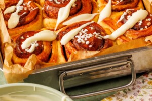 kaneelbroodjes met roomkaasglazuur