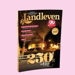 Cover Landleven december met verlichte boerderij