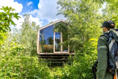 Off-grid in de natuur: slapen in een cabin in de Oostvaardersplassen
