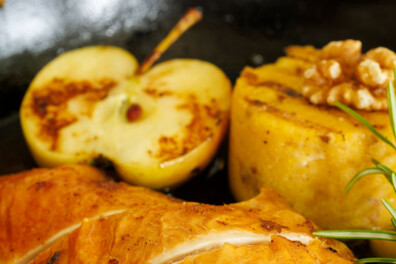Krokante polenta-taartjes voor bij de kip