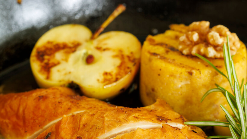 Krokante polenta-taartjes voor bij de kip